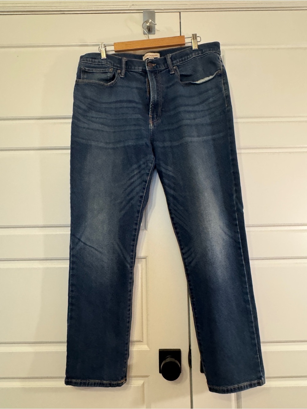 Lucky Brand Men’s 121 Dark Blue Slim Straight Jeans